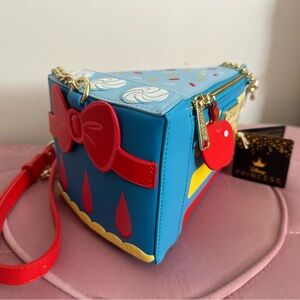 Loungefly Snow White cake bag/purse